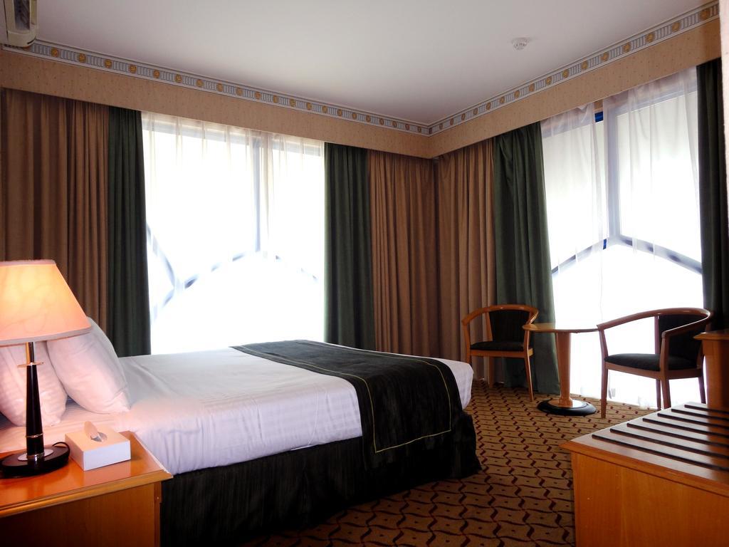 Beach Bay Hotel Muscat Exterior photo